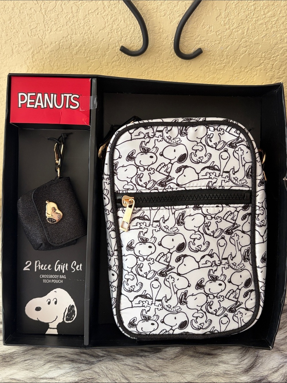 Peanuts two piece gift set Crossbody bag and tech pouch
